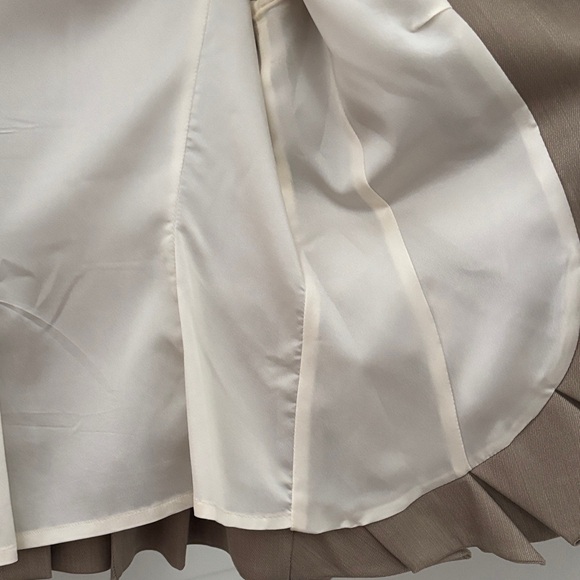 Escada Women's Beige Blazer - Picture 5 of 9